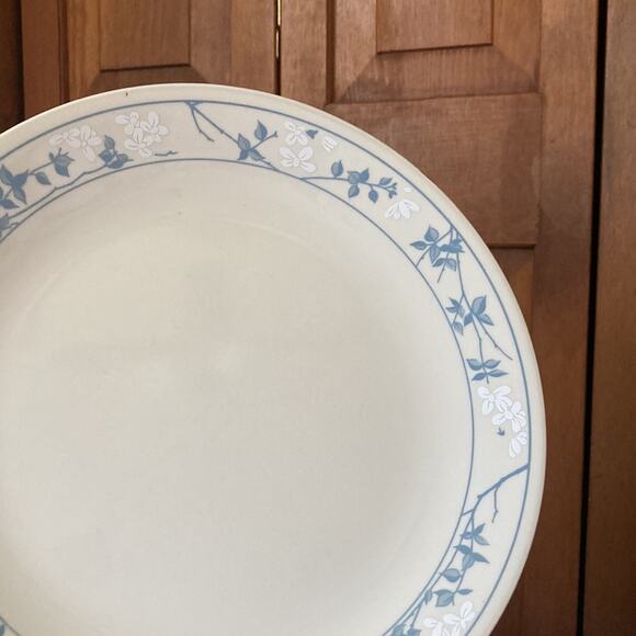 Vintage Corelle “First of Spring” Dinner Plate, Set of 4 - Picture 3 of 9